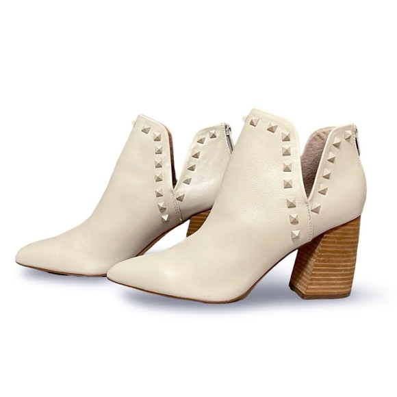 NWT! Steve Madden Cream Leather Gloria Studded Booties Size 9.5 - Picture 2 of 5